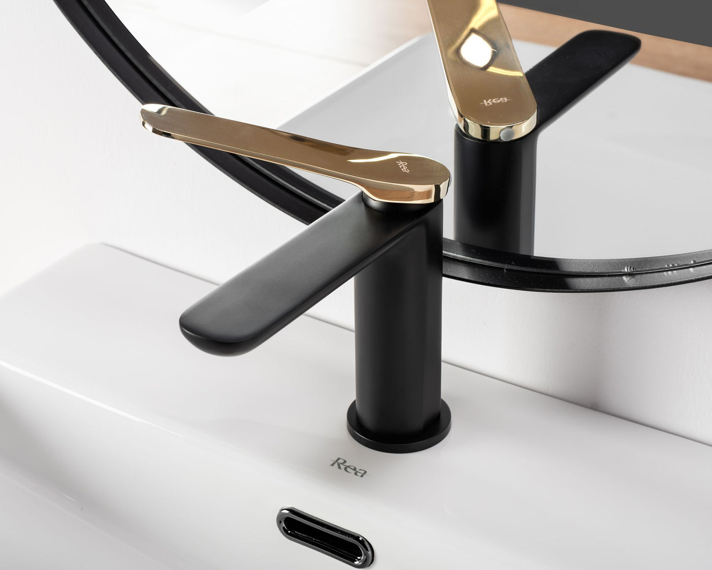Baterie lavoar Rea Creek, 14 cm, alama, finisaj negru&auriu - MarbelOn