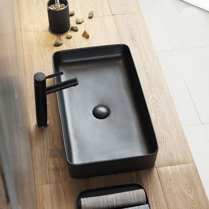 Lavoar blat Rea Denis Black, 61x35cm, ceramica sanitara - MarbelOn